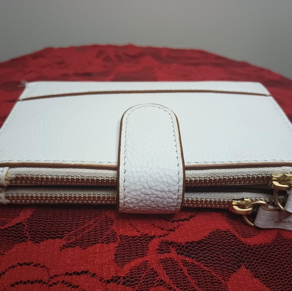 NWOT 100% Genuine Leather Antonio Melania Wallet - Picture 3 of 5